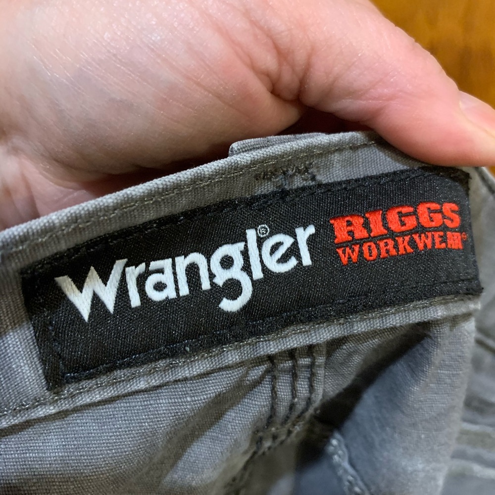 2 pair Wrangler pants - Picture 2 of 7